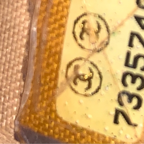 Chanel Chocolate Bar Tote Patent - Picture 13 of 14